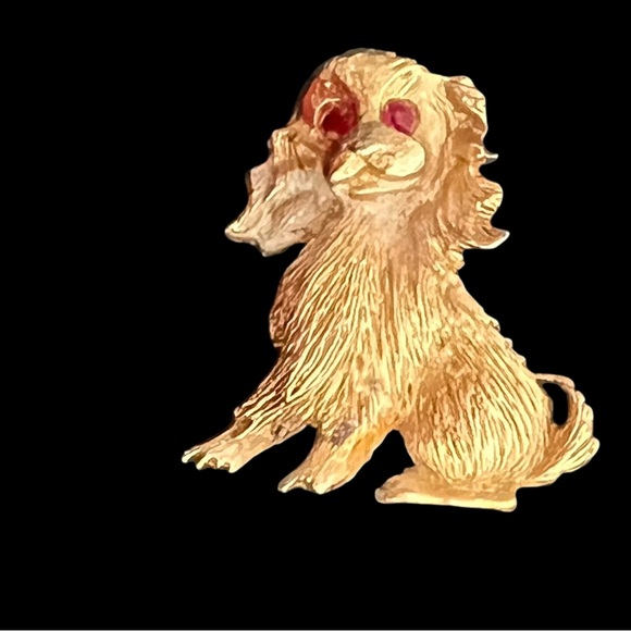 Gold tone Dog brooch with red rhinestones eyes - Picture 2 of 8